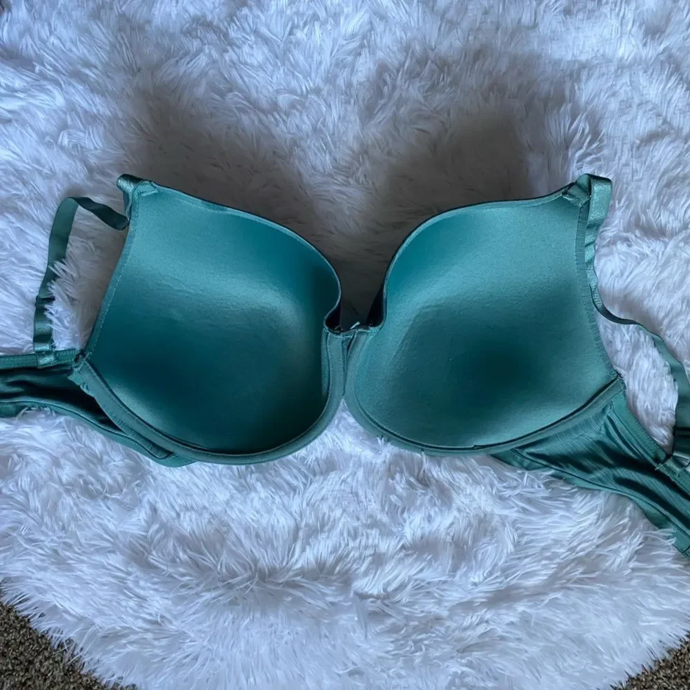 Secret Treasures Underwire Bra Green Size 38DDD‎